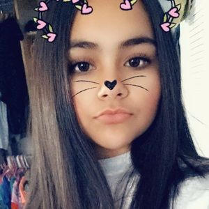 Meet your Posher, Aurelia